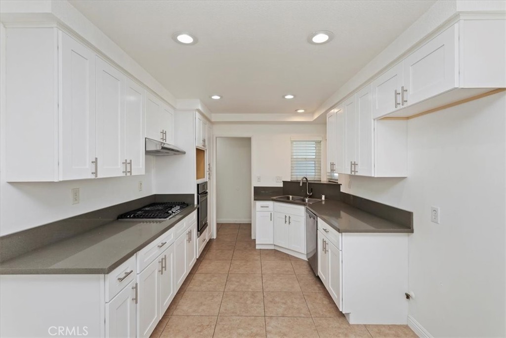 230 East Blaine Street Riverside, CA 92507 - Photo 19 of 47