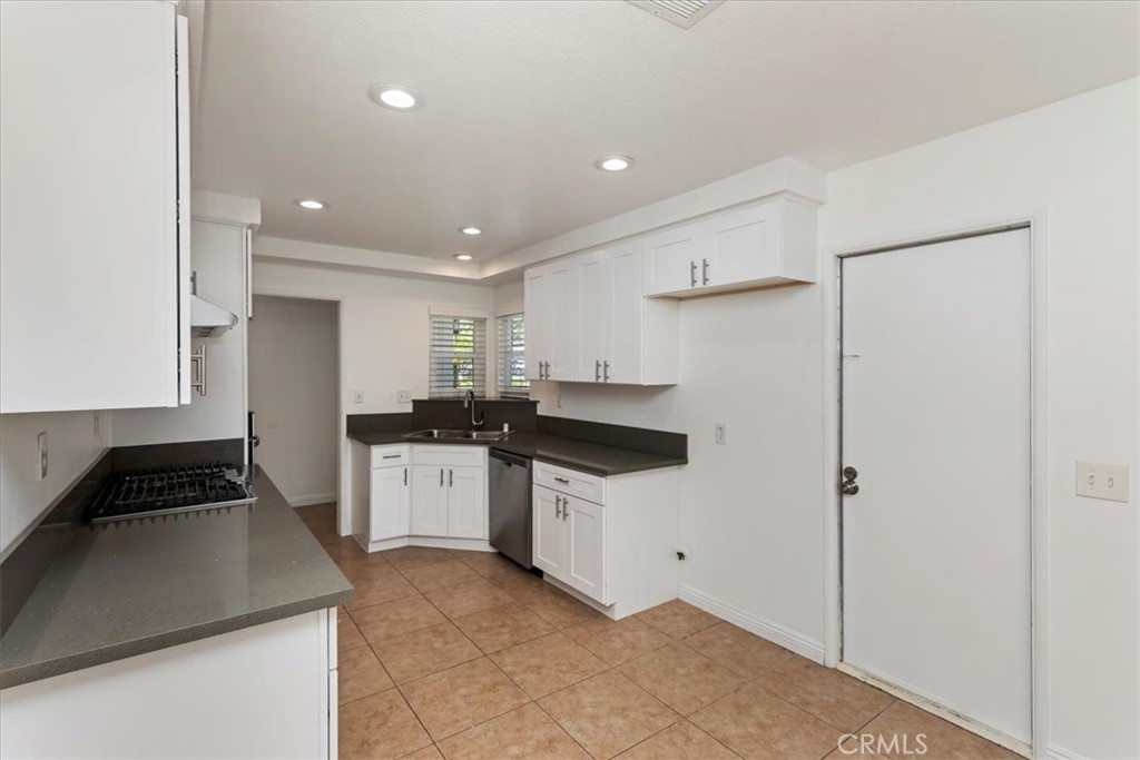 230 East Blaine Street Riverside, CA 92507 - Photo 20 of 47