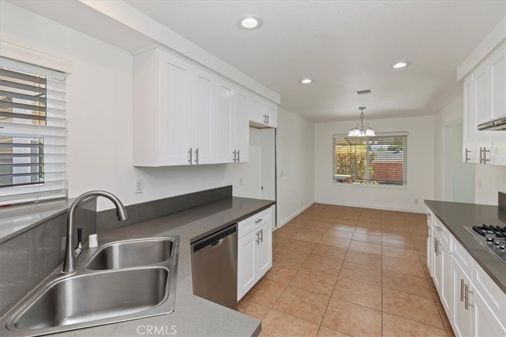 230 East Blaine Street Riverside, CA 92507 - Photo 21 of 47