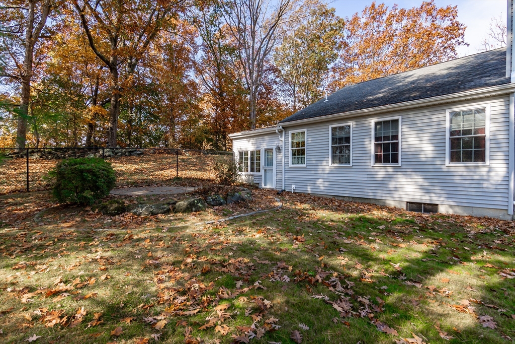 583 Elder Ballou Mtg House Road Woonsocket, RI 02895 - Photo 6 of 42 Gallery Image 6