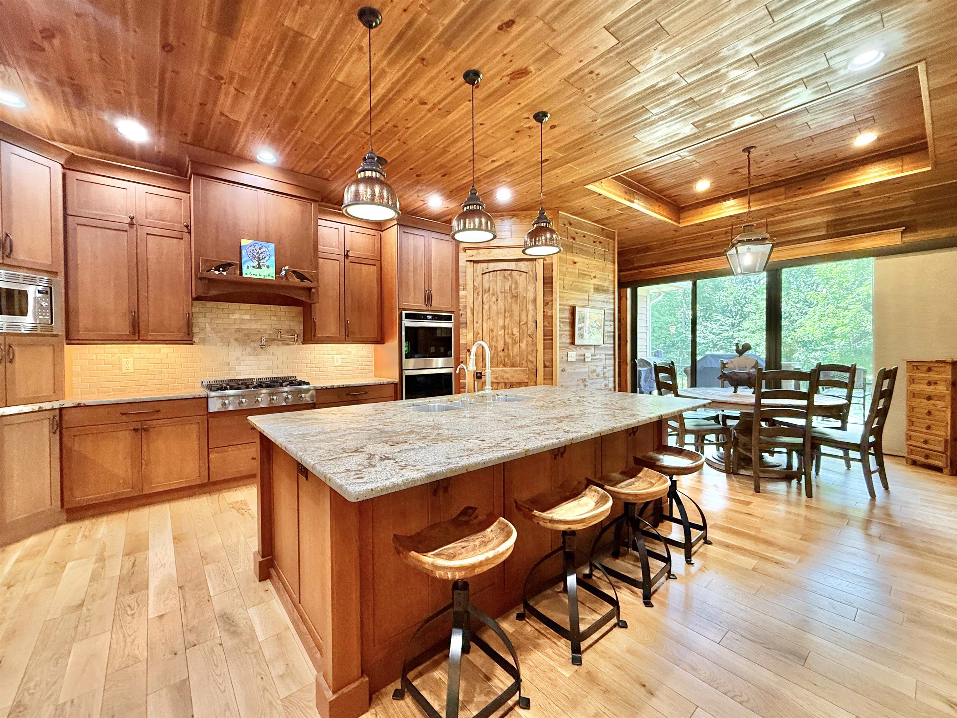7636 South Butterfly Road Beloit, WI 53511 - Photo 7 of 66 Gallery Image 7