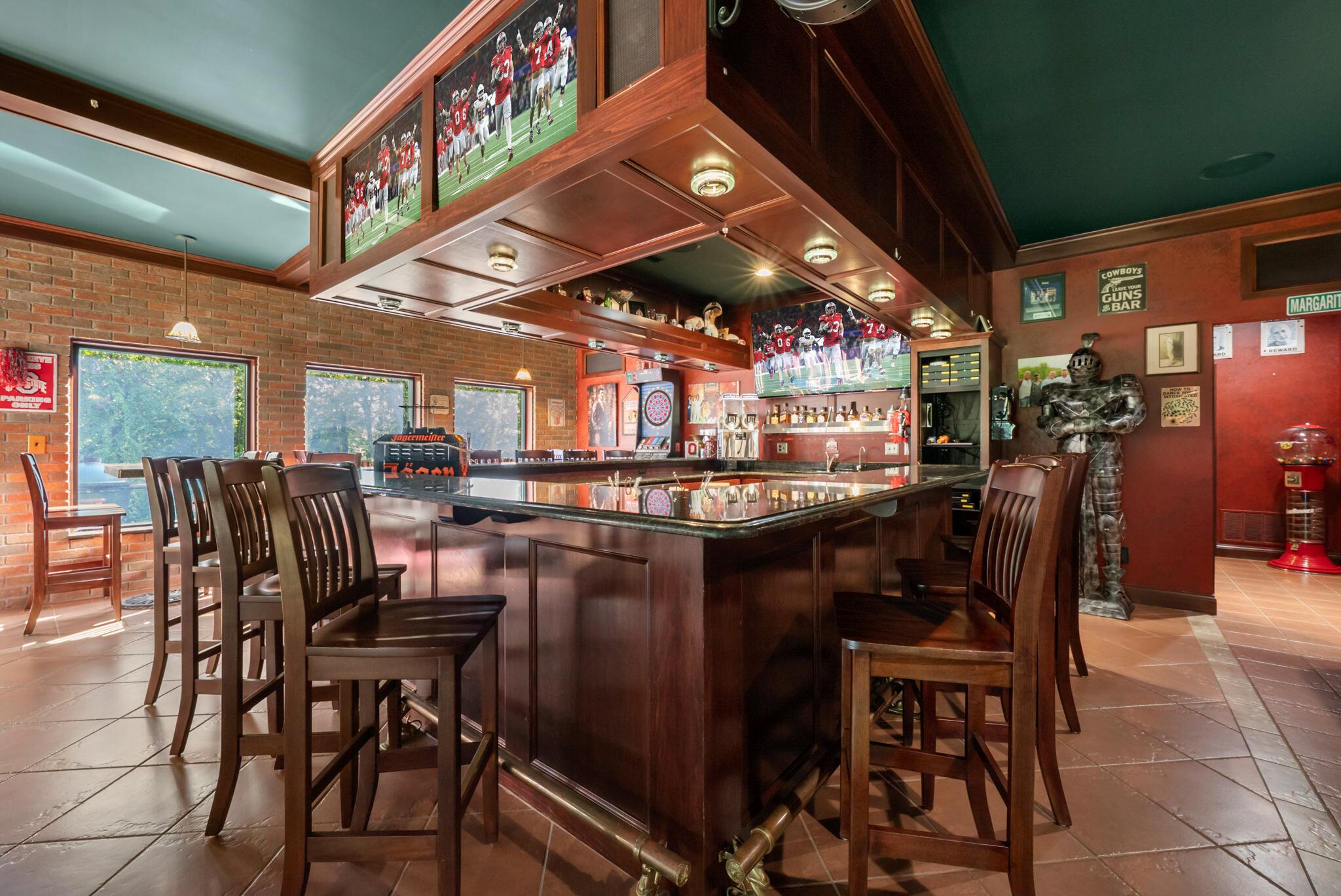 17980 Gambier Road Mount Vernon, OH 43050 - Photo 103 of 123 Gym Bar