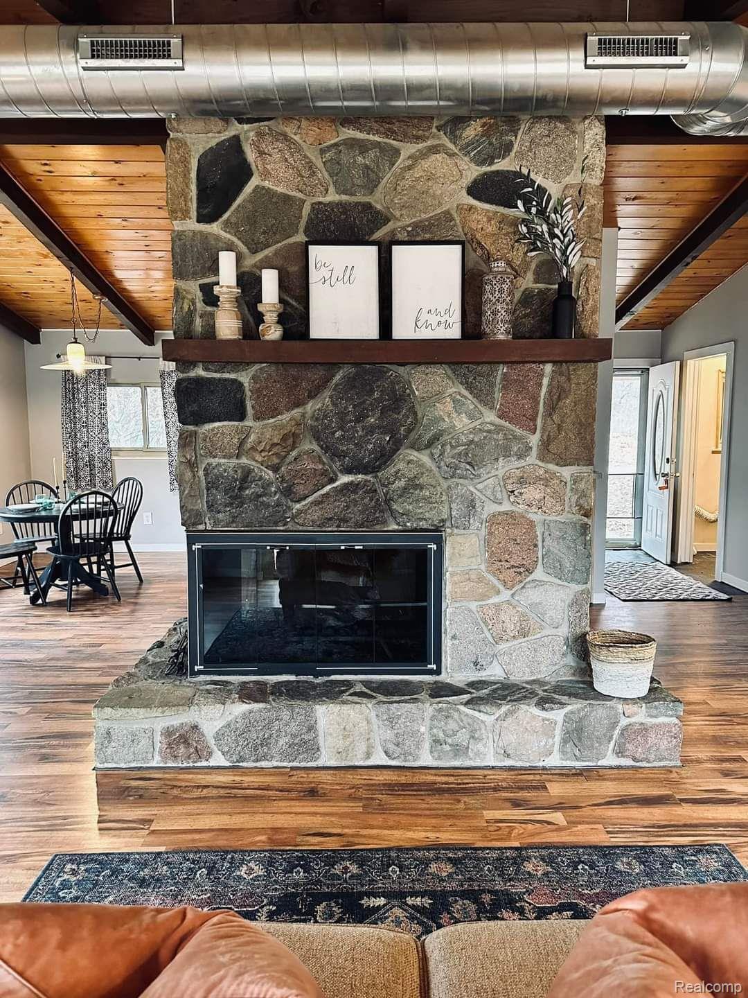 6187 Cowell Road Brighton, MI 48116 - Photo 5 of 22 Gallery Image 5