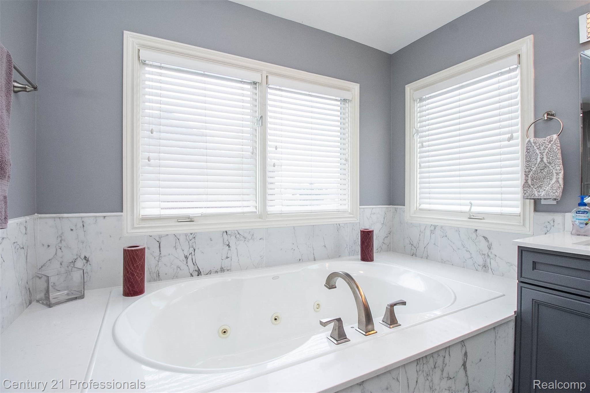 5374 Keswick Court Rochester, MI 48306 - Photo 21 of 40 34.jpg