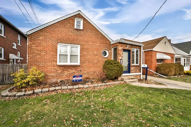 $235,000 | 32 Lorraine Avenue, Buffalo, NY 14220