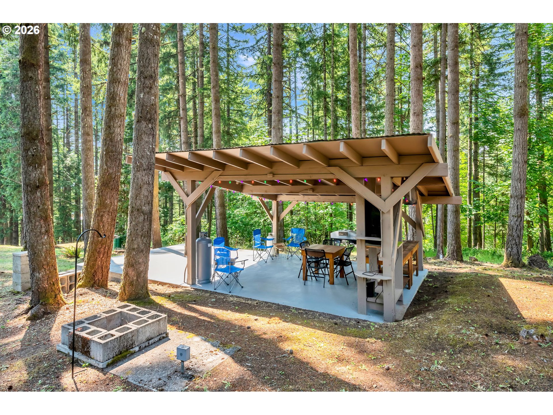 90790 Hill Road Springfield, OR 97478 - Photo 32 of 48 Kitchen/Outside