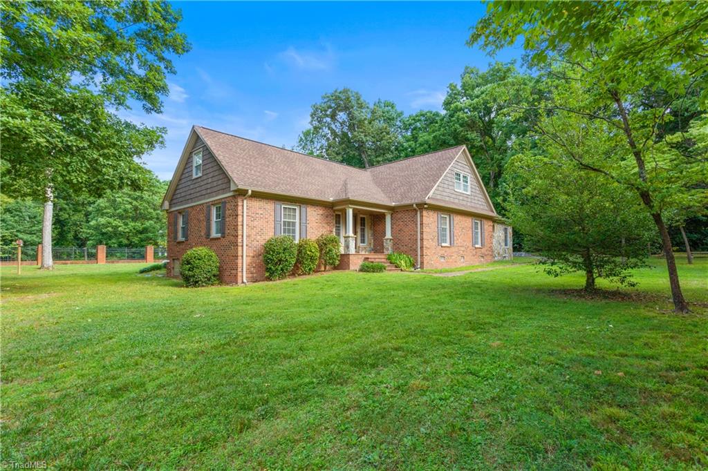 3214 North Rockingham Road Greensboro, NC 27407 - Photo 3 of 44 Gallery Image 3