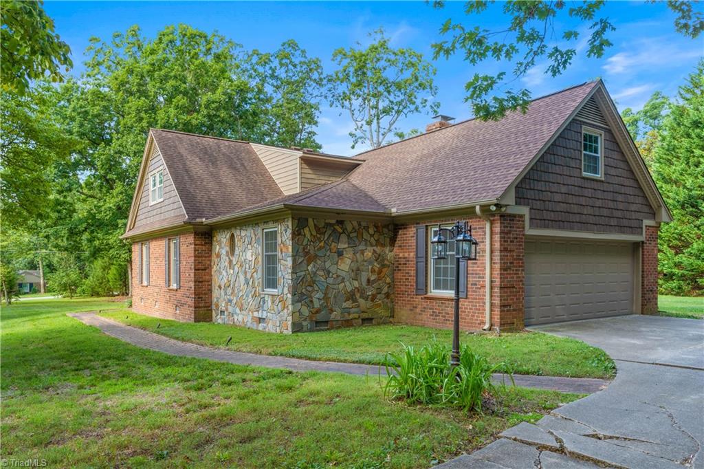 3214 North Rockingham Road Greensboro, NC 27407 - Photo 4 of 44 Gallery Image 4