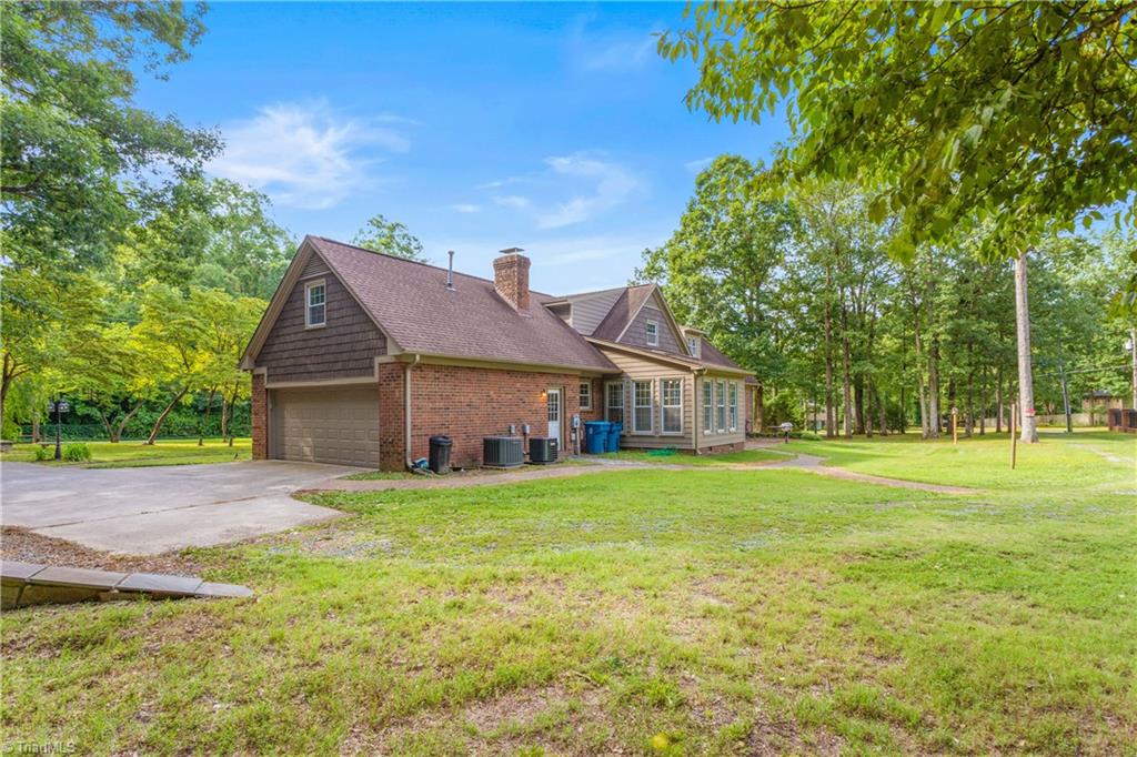 3214 North Rockingham Road Greensboro, NC 27407 - Photo 6 of 44 Gallery Image 6