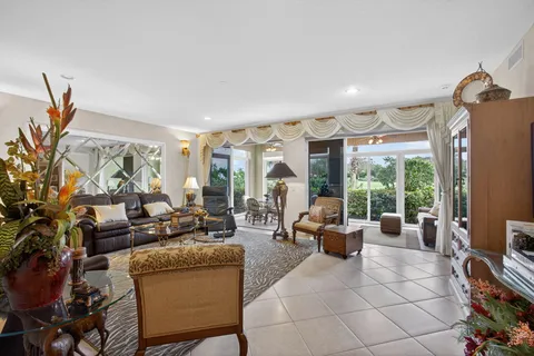 $875,000 | 113 Palm Point Circle, Unit A, Palm Beach Gardens, FL 33418
