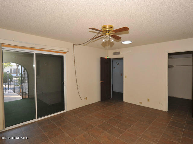 600 East River Road, Unit P Tucson, AZ 85704 - Photo 23 of 28 a view of an empty room