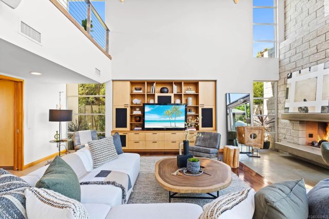 $4,495,000 | 5259 Pacifica Drive, San Diego, CA 92109