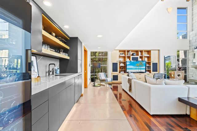 $4,495,000 | 5259 Pacifica Drive, San Diego, CA 92109