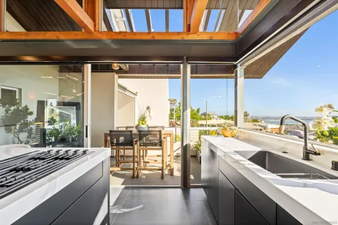 $4,495,000 | 5259 Pacifica Drive, San Diego, CA 92109