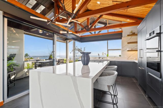 $4,495,000 | 5259 Pacifica Drive, San Diego, CA 92109