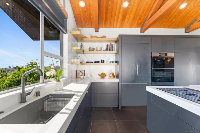 $4,495,000 | 5259 Pacifica Drive, San Diego, CA 92109