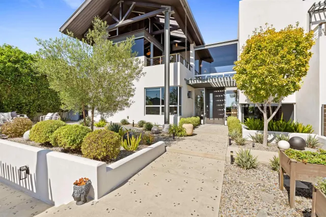 $4,495,000 | 5259 Pacifica Drive, San Diego, CA 92109