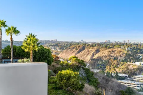 $4,495,000 | 5259 Pacifica Drive, San Diego, CA 92109
