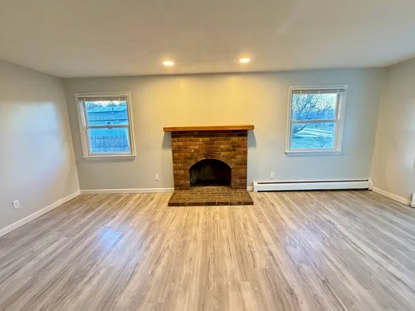$2,450 | 22 Simpson Circle, Agawam, MA 01001