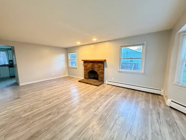 $2,450 | 22 Simpson Circle, Agawam, MA 01001