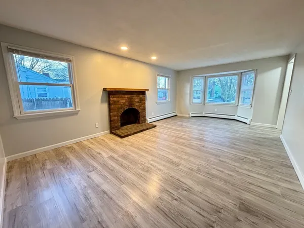 $2,450 | 22 Simpson Circle, Agawam, MA 01001