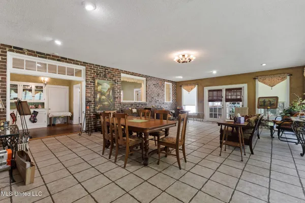 $424,900 | 113 South 22nd Avenue, Hattiesburg, MS 39401