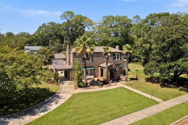 $474,900 | 113 South 22nd Avenue, Hattiesburg, MS 39401
