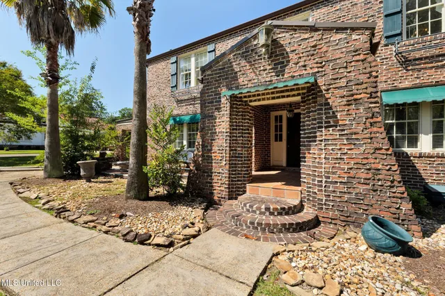 $489,500 | 113 South 22nd Avenue, Hattiesburg, MS 39401