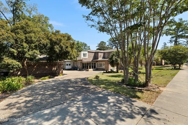 $489,500 | 113 South 22nd Avenue, Hattiesburg, MS 39401