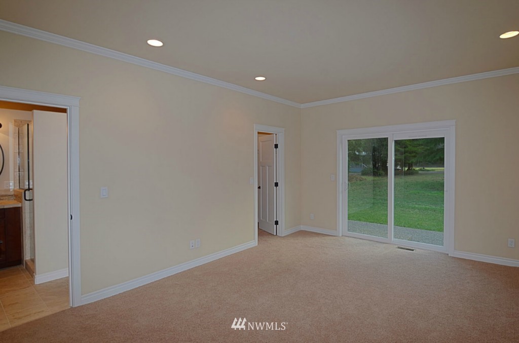 6221 Grandview Road Arlington, WA 98223 - Photo 12 of 20 Gallery Image 12