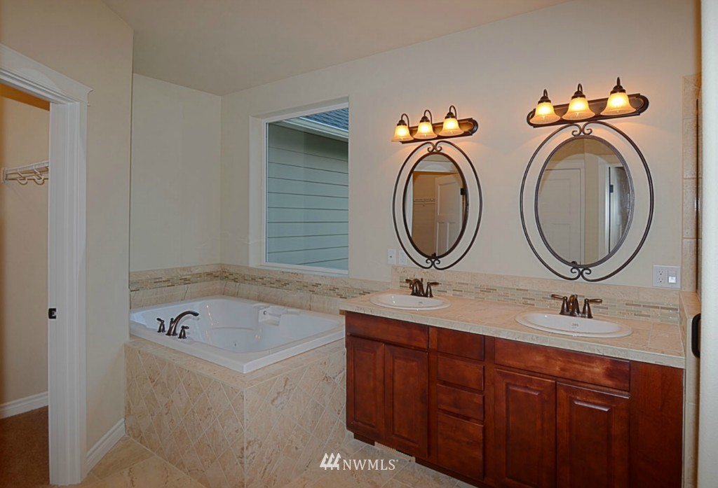 6221 Grandview Road Arlington, WA 98223 - Photo 13 of 20 Gallery Image 13