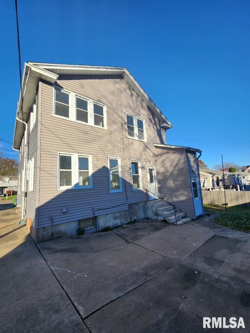 411 North 18th Street Clinton, IA 52732 - Photo 4 of 37 Gallery Image 4