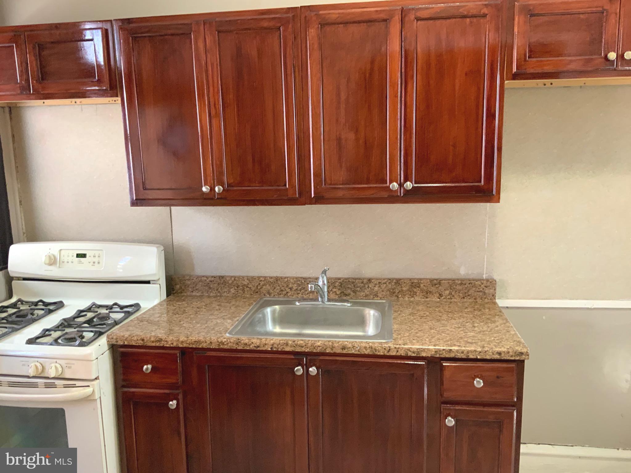 128 Normandy Road Upper Darby, PA 19082 - Photo 3 of 9