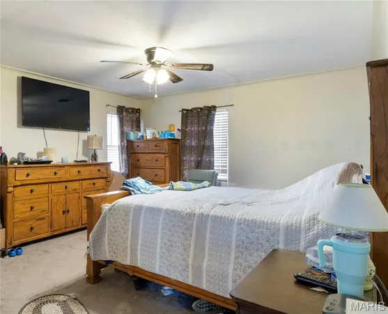 $270,000 | 2707 North Service Road West, St. Clair, MO 63077