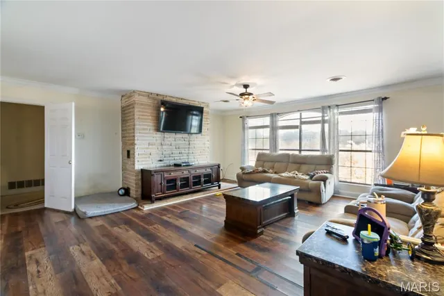$320,000 | 2707 North Service Road West, St. Clair, MO 63077