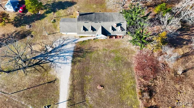 $320,000 | 2707 North Service Road West, St. Clair, MO 63077