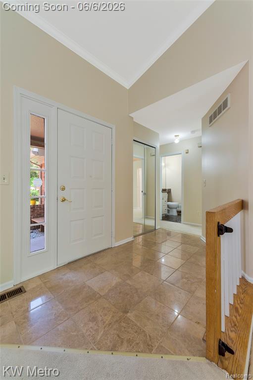 7348 Meadow Ridge Circle West Bloomfield, MI 48322 - Photo 8 of 59