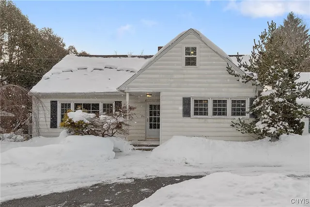 $299,500 | 63 Lyndon Road, De Witt, NY 13066