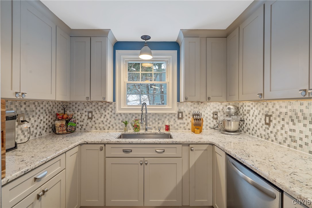 63 Lyndon Road De Witt, NY 13066 - Photo 12 of 42