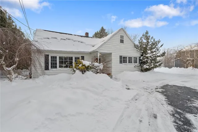 $299,500 | 63 Lyndon Road, De Witt, NY 13066