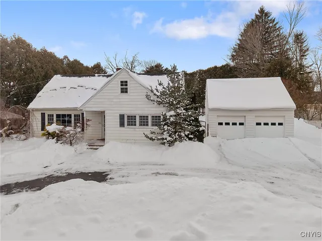 $299,500 | 63 Lyndon Road, De Witt, NY 13066