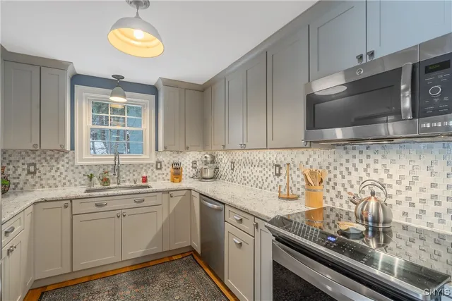 $299,500 | 63 Lyndon Road, De Witt, NY 13066