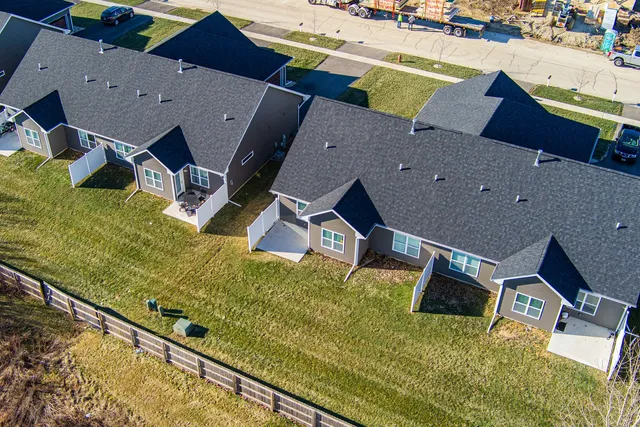 $279,900 | 618 Anjali Court, Unit 618, Sycamore, IL 60178