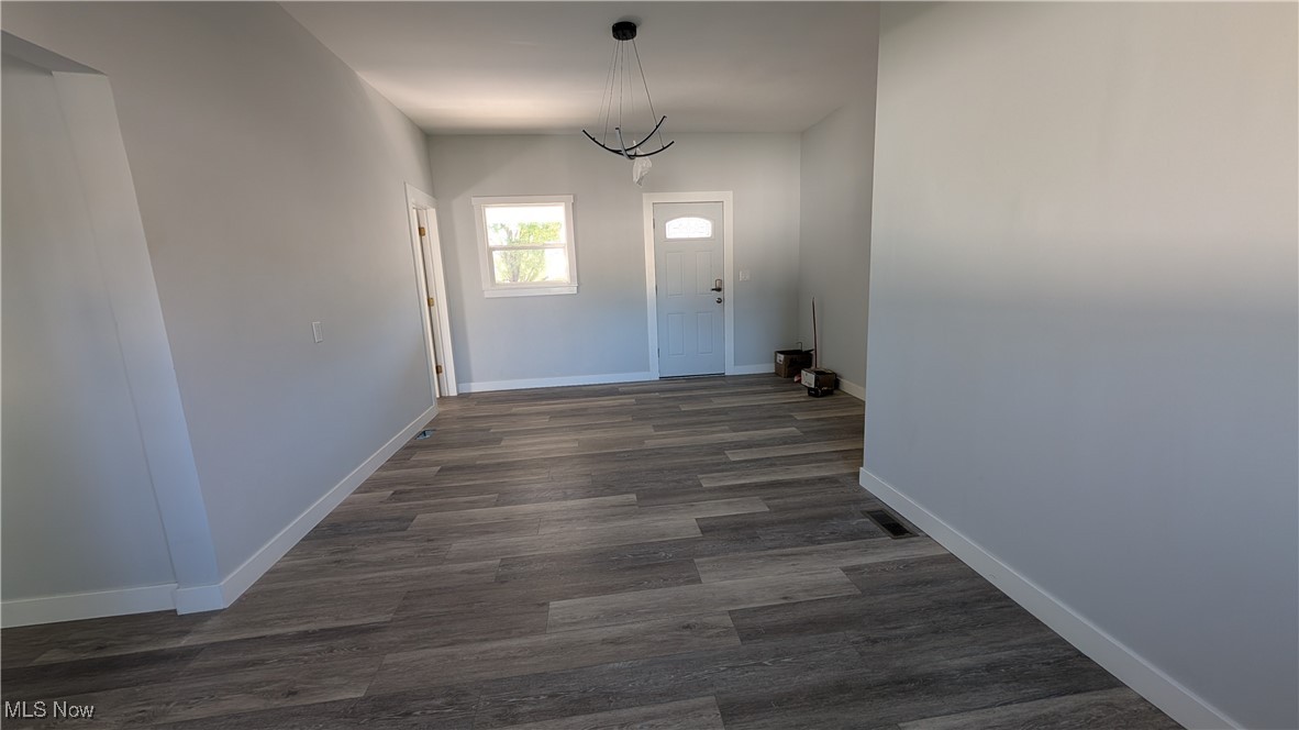 6089 Dunham Road Maple Heights, OH 44137 - Photo 12 of 40 Spacious dining room with room for the whole extended family