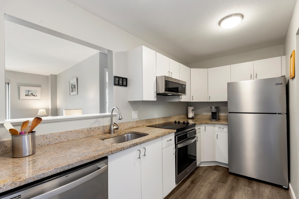 269 Cambridge Road, Unit 605 Woburn, MA 01801 - Photo 12 of 35