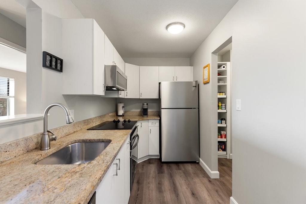 269 Cambridge Road, Unit 605 Woburn, MA 01801 - Photo 13 of 35