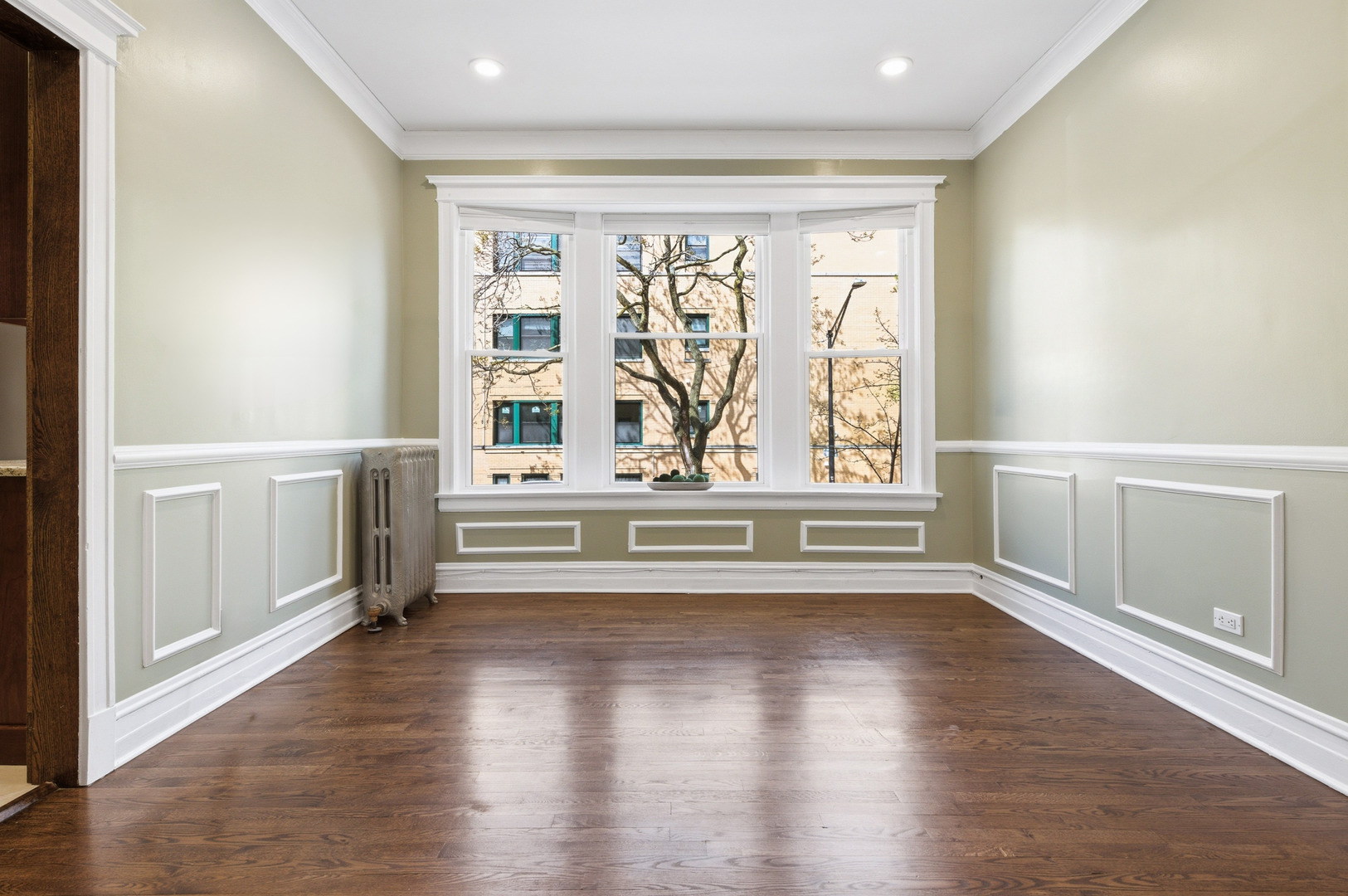 559 West Fullerton Parkway, Unit 1W Chicago, IL 60614 - Photo 4 of 23