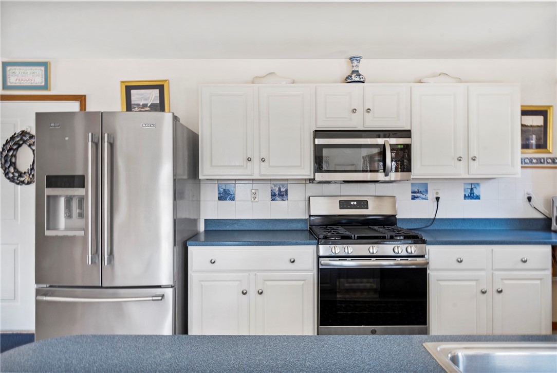 90 Donizetti Road Westerly, RI 02891 - Photo 16 of 32