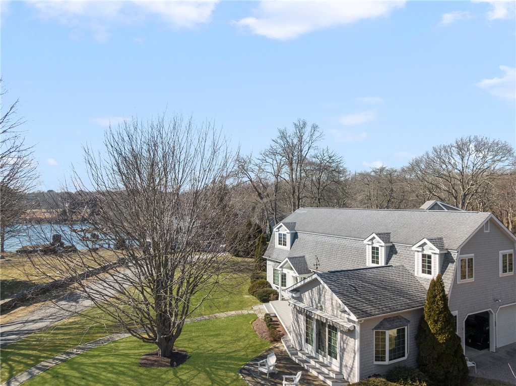 90 Donizetti Road Westerly, RI 02891 - Photo 4 of 32