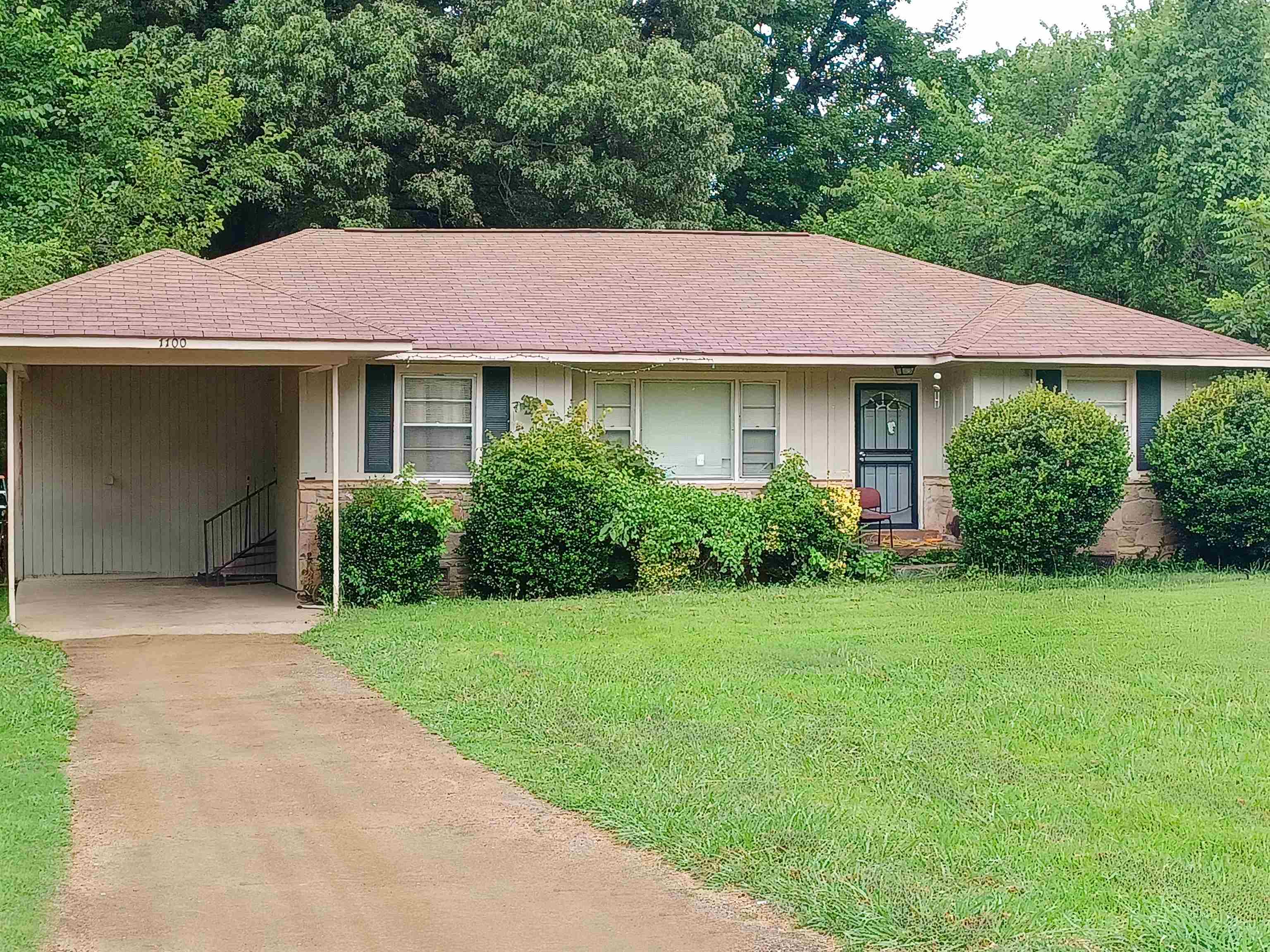 1100 Blanchard Road Memphis, TN 38116 - Photo 1 of 6 Ranch-style home featuring a carport and a front yard